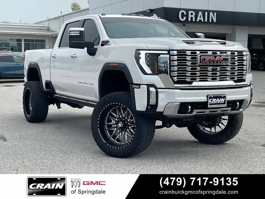 2024 GMC Sierra 4WD Crew Cab Standard Box Denali's photo