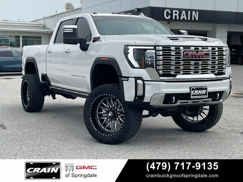 2024 GMC Sierra 4WD Crew Cab Standard Box Denali's photo
