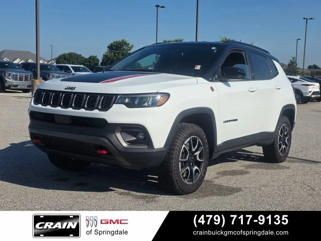 2025 Jeep Compass Trailhawk 4X4 photo 3