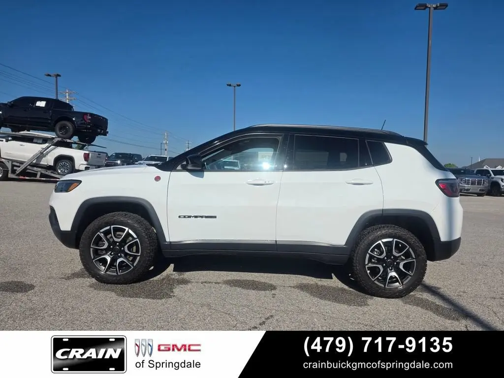 2025 Jeep Compass Trailhawk 4X4 photo 4