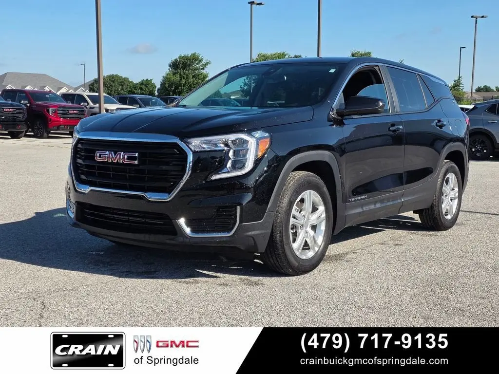 2024 GMC Terrain SLE FWD photo 3