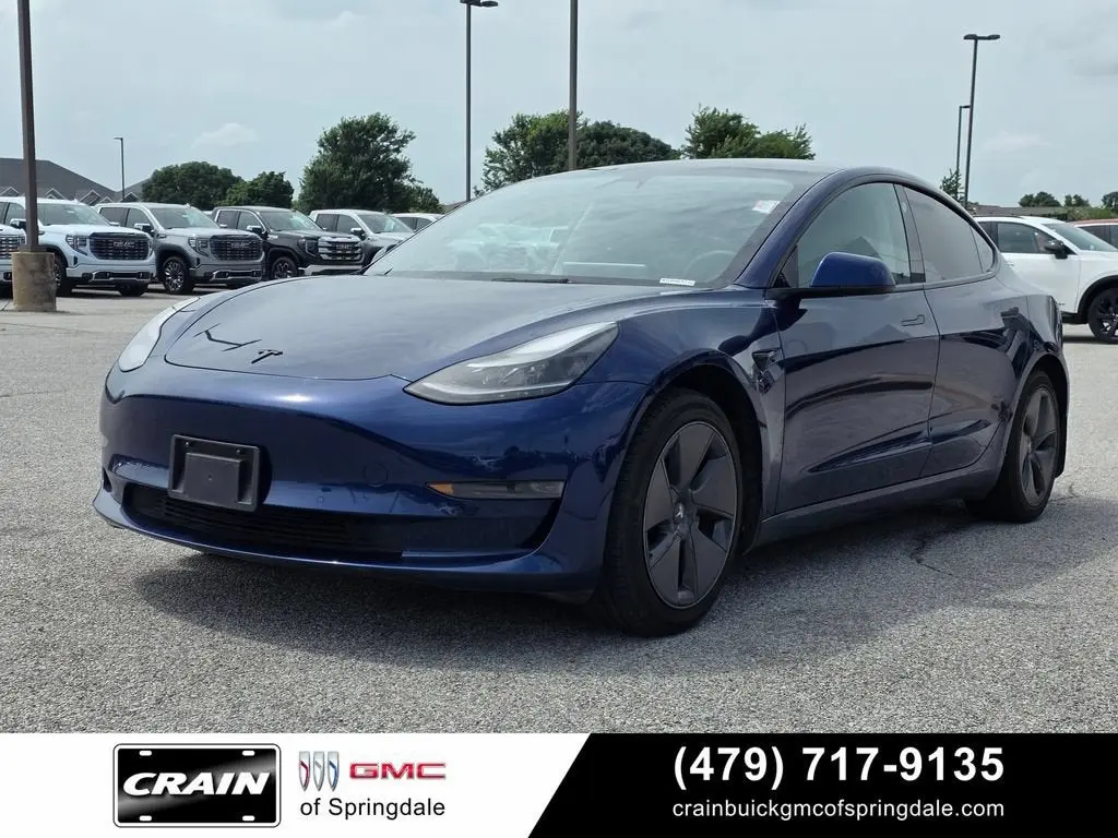 2021 Tesla Model 3 Standard Range Plus photo 3