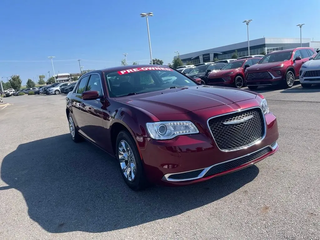 2016 Chrysler 300 Limited photo 3