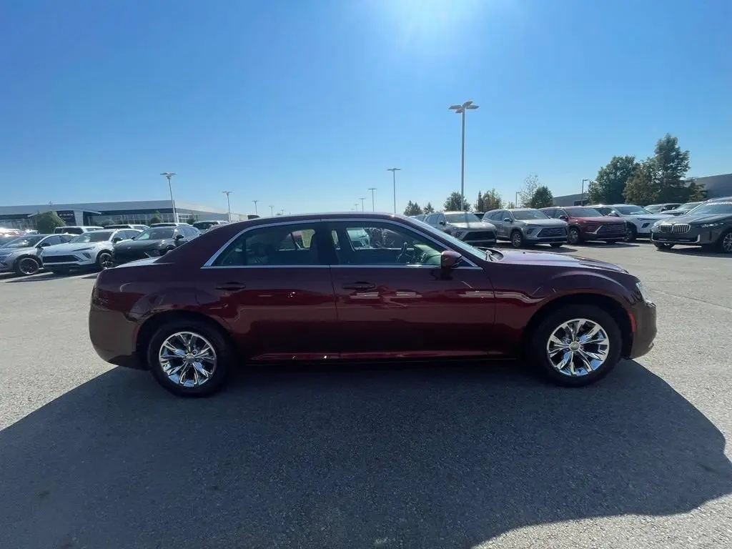 2016 Chrysler 300 Limited photo 5