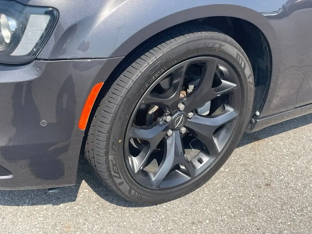 2021 Chrysler 300 S photo 3