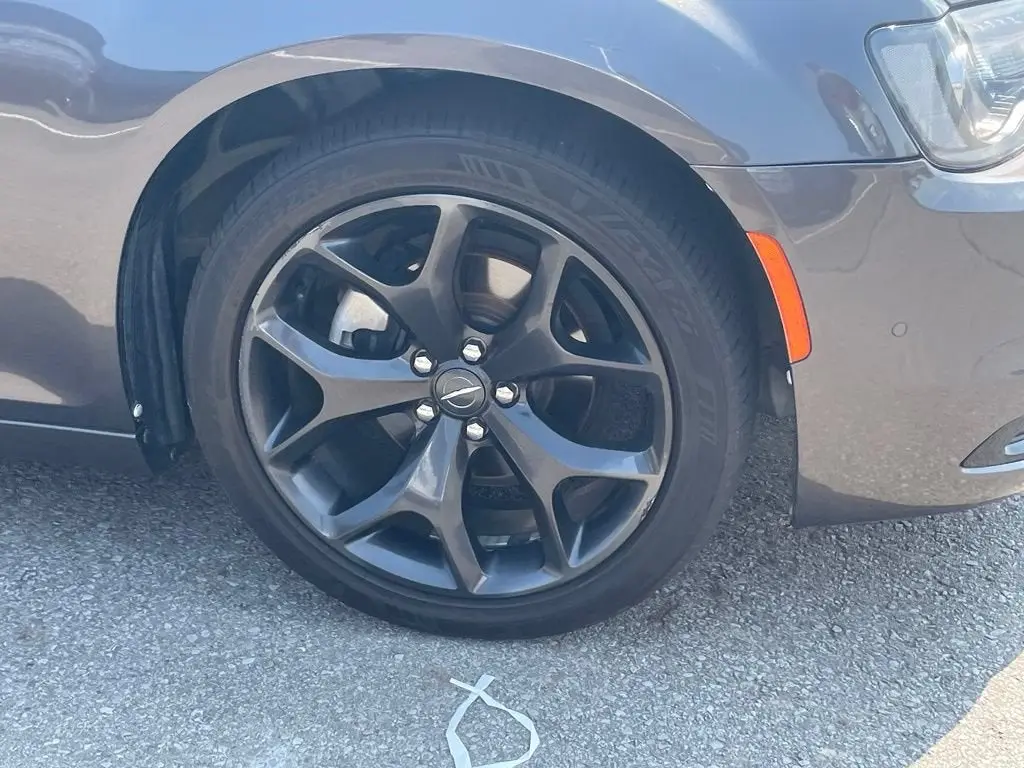 2021 Chrysler 300 S photo 5