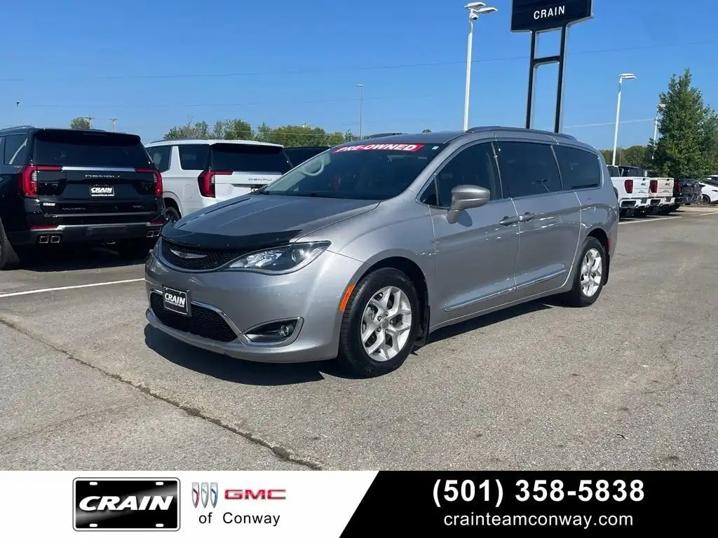 2020 Chrysler Pacifica Touring L Plus's photo