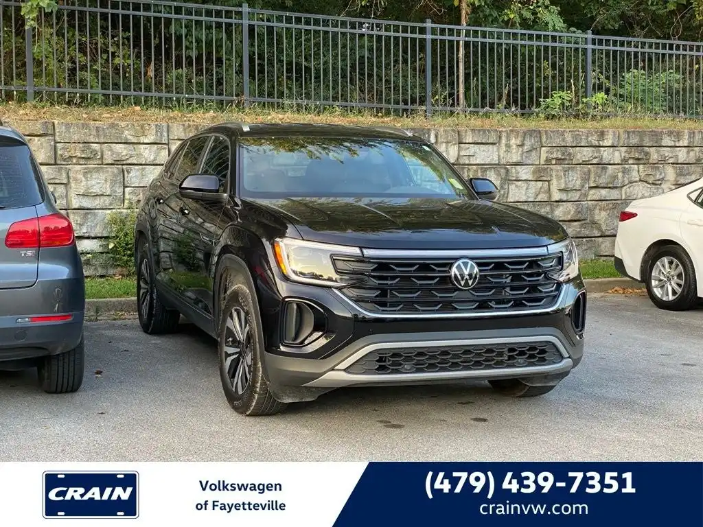 2026 Volkswagen Atlas Cross Sport 2.0T SE 4MOTION's photo