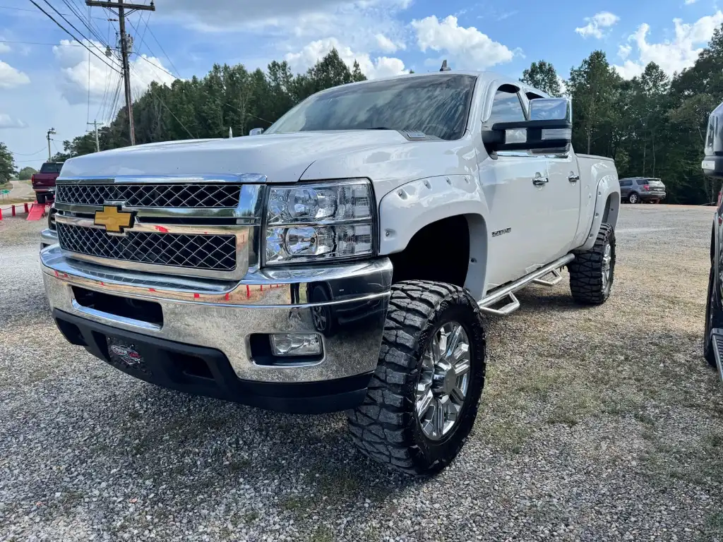 2009 Chevrolet Silverado HD LTZ 4WD Crew Cab SWB's photo
