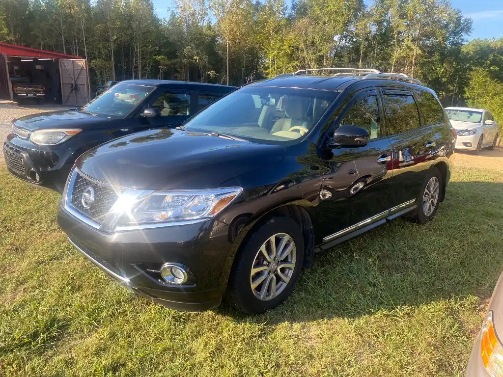 2015 Nissan Pathfinder SL FWD's photo