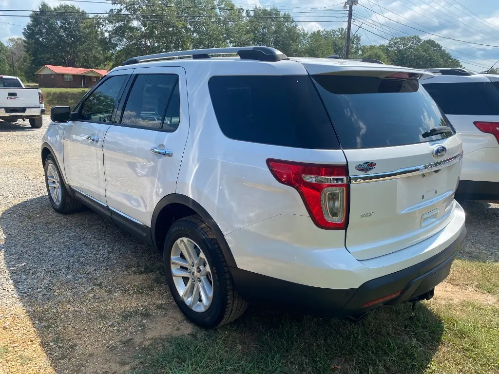 2012 Ford Explorer XLT photo 3