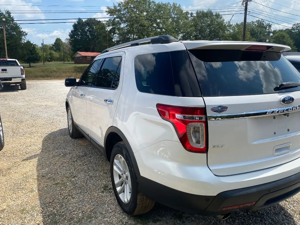 2013 Ford Explorer XLT photo 3
