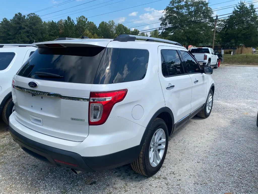 2013 Ford Explorer XLT photo 4
