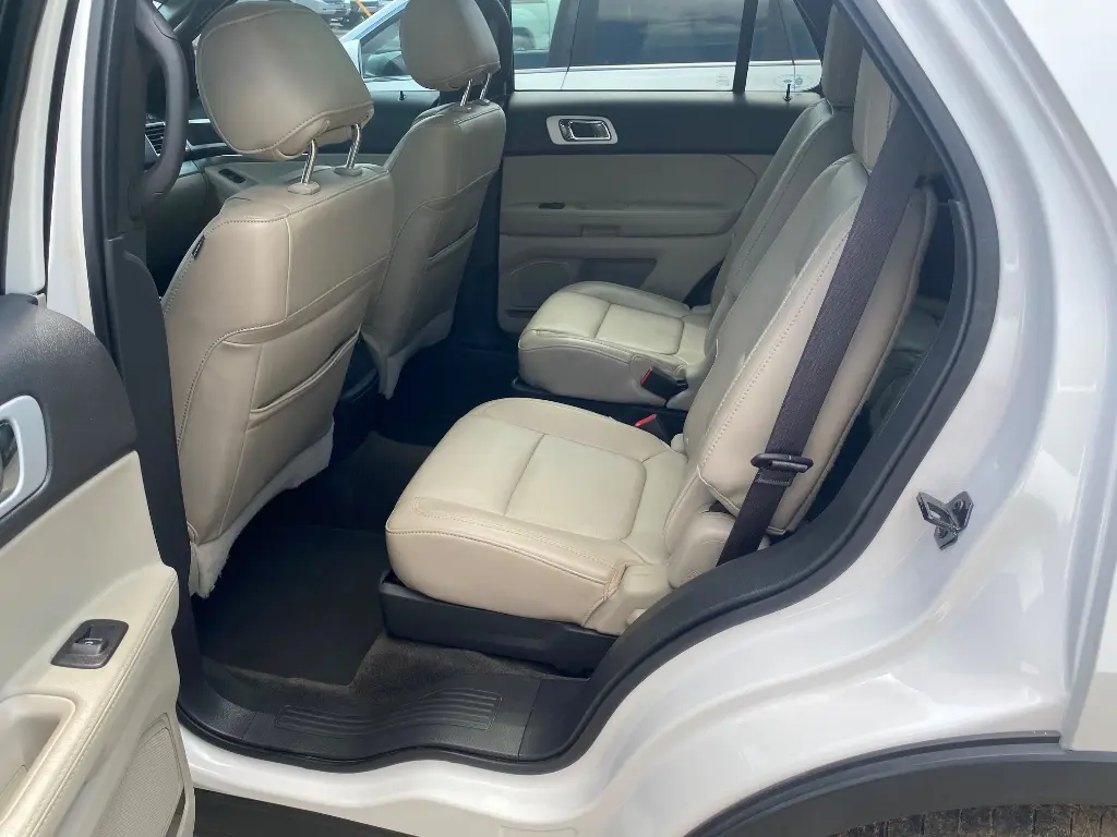 2013 Ford Explorer XLT photo 5