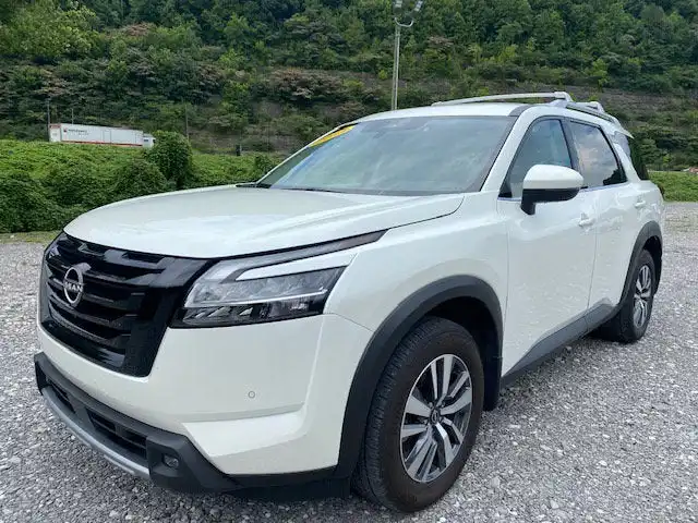 2024 Nissan Pathfinder SL 4WD's photo