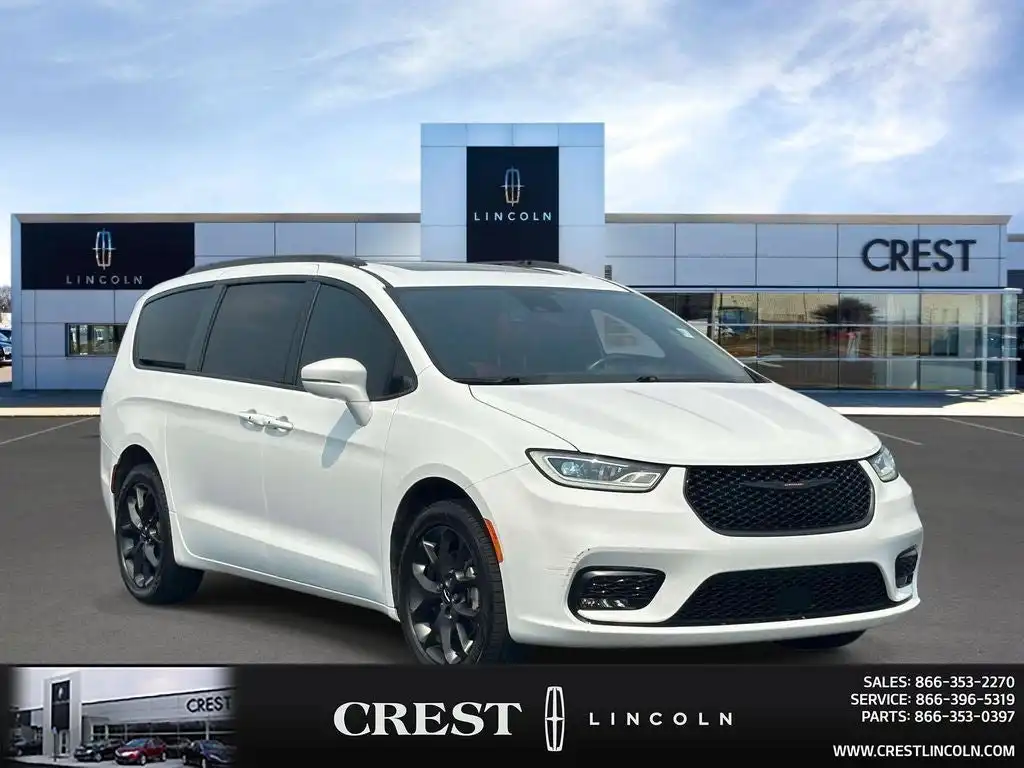 2021 Chrysler Pacifica Limited's photo