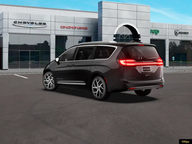 2027 Chrysler Pacifica Pinnacle AWD photo 4