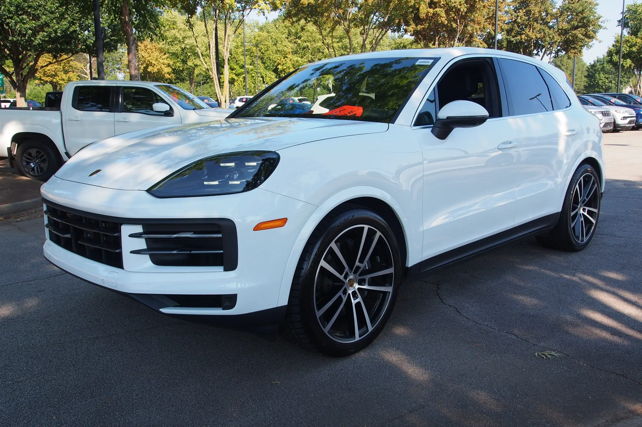 2024 Porsche Cayenne Base photo 3