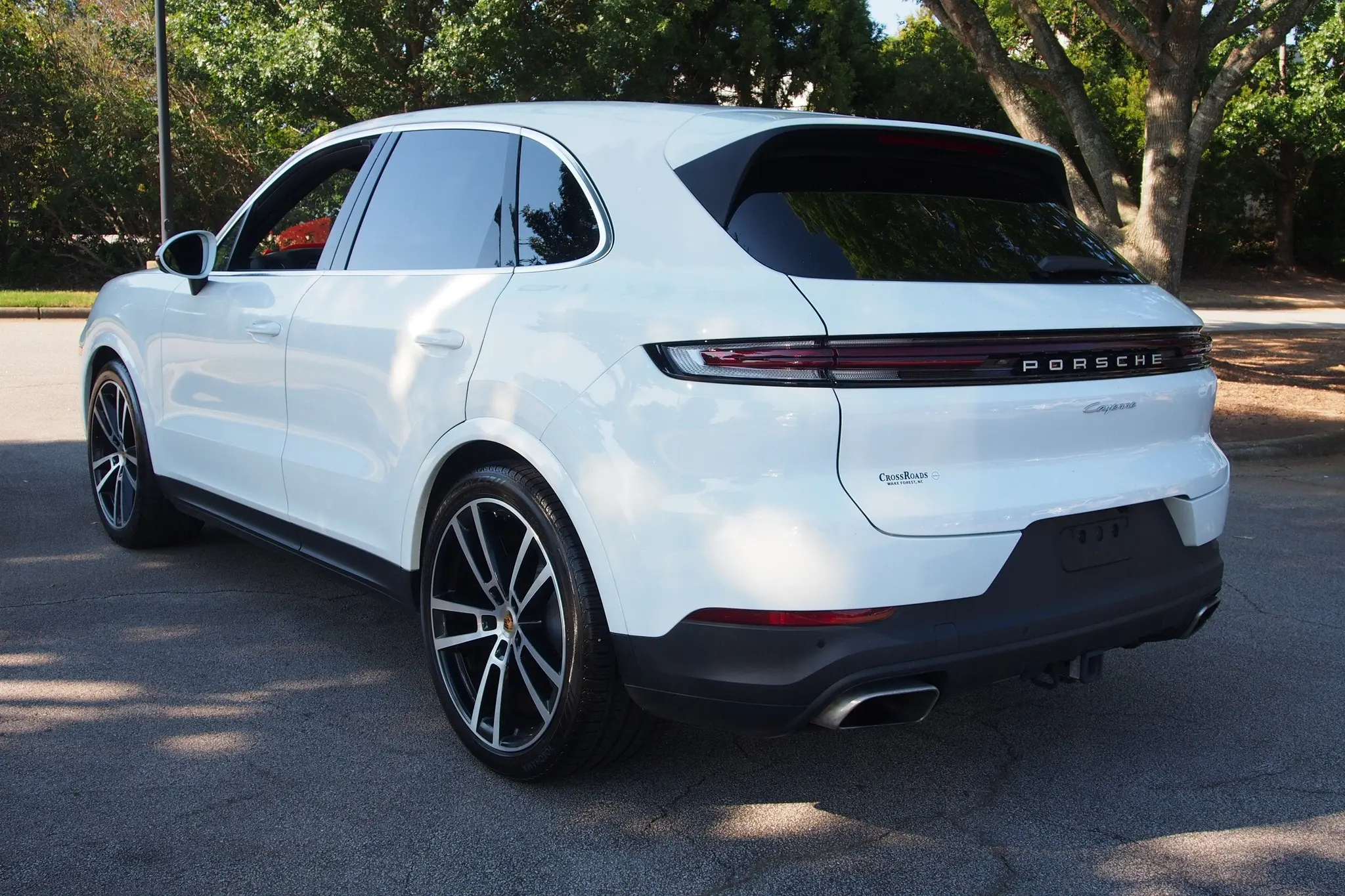 2024 Porsche Cayenne Base photo 5