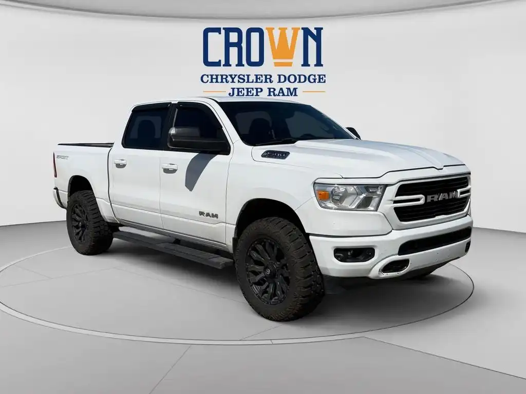 2020 RAM 1500 Big Horn/Lone Star 4x4 Crew Cab 5'7's photo