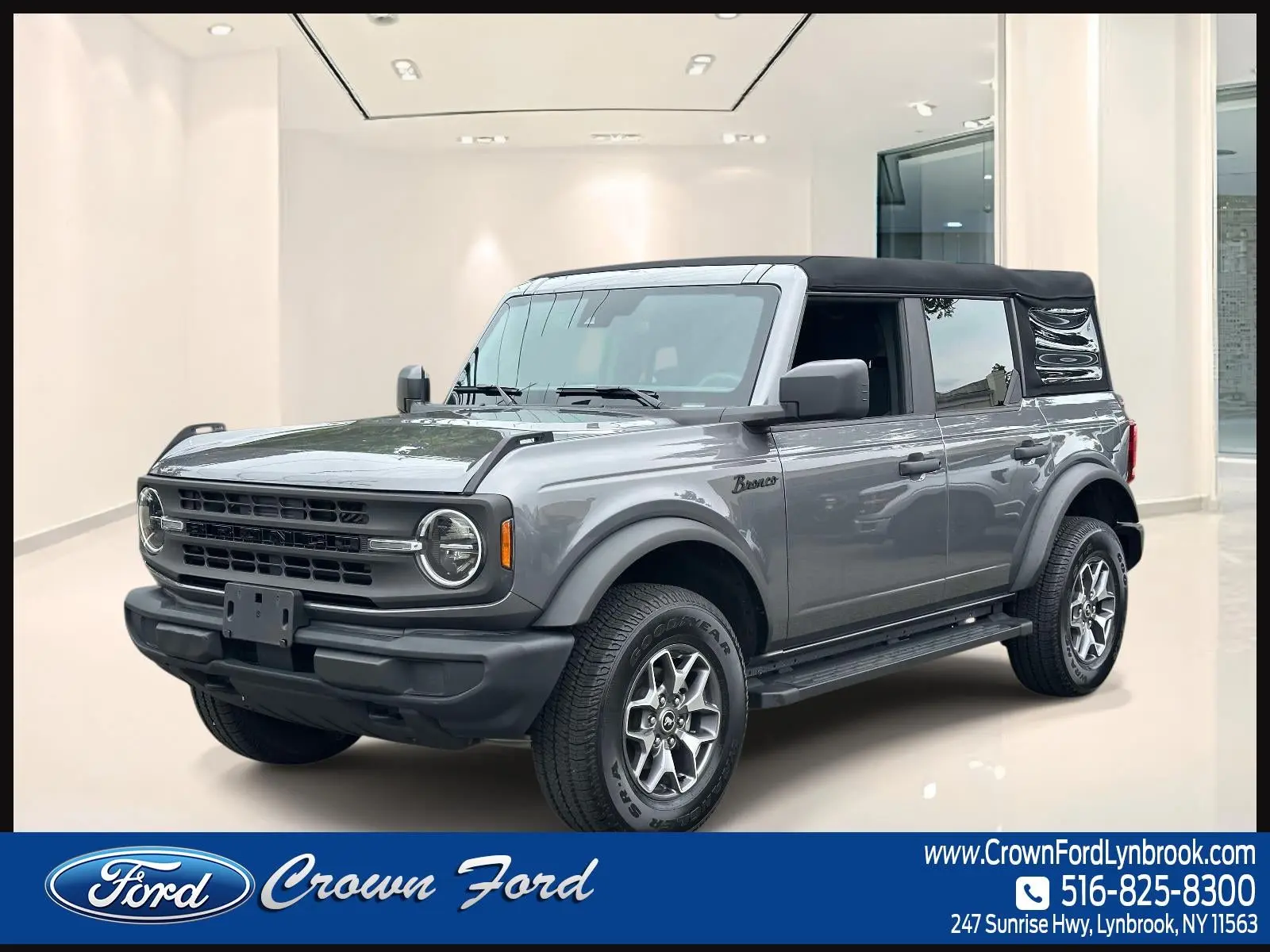 2023 Ford Bronco Base 4x4 photo 4
