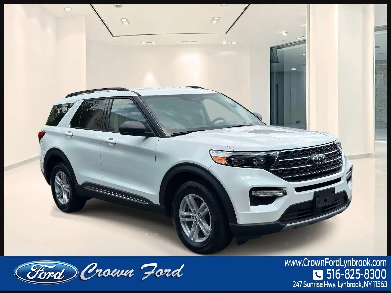 2023 Ford Explorer XLT 4WD's photo