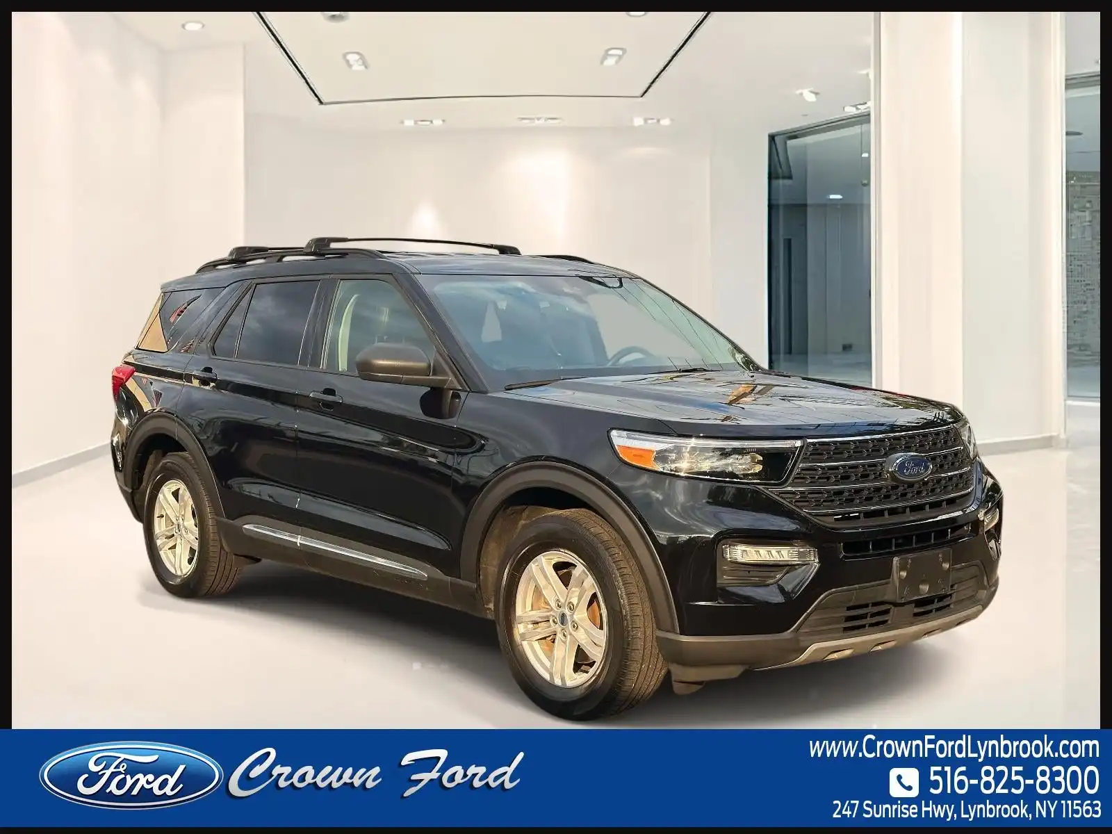 2023 Ford Explorer XLT 4WD's photo