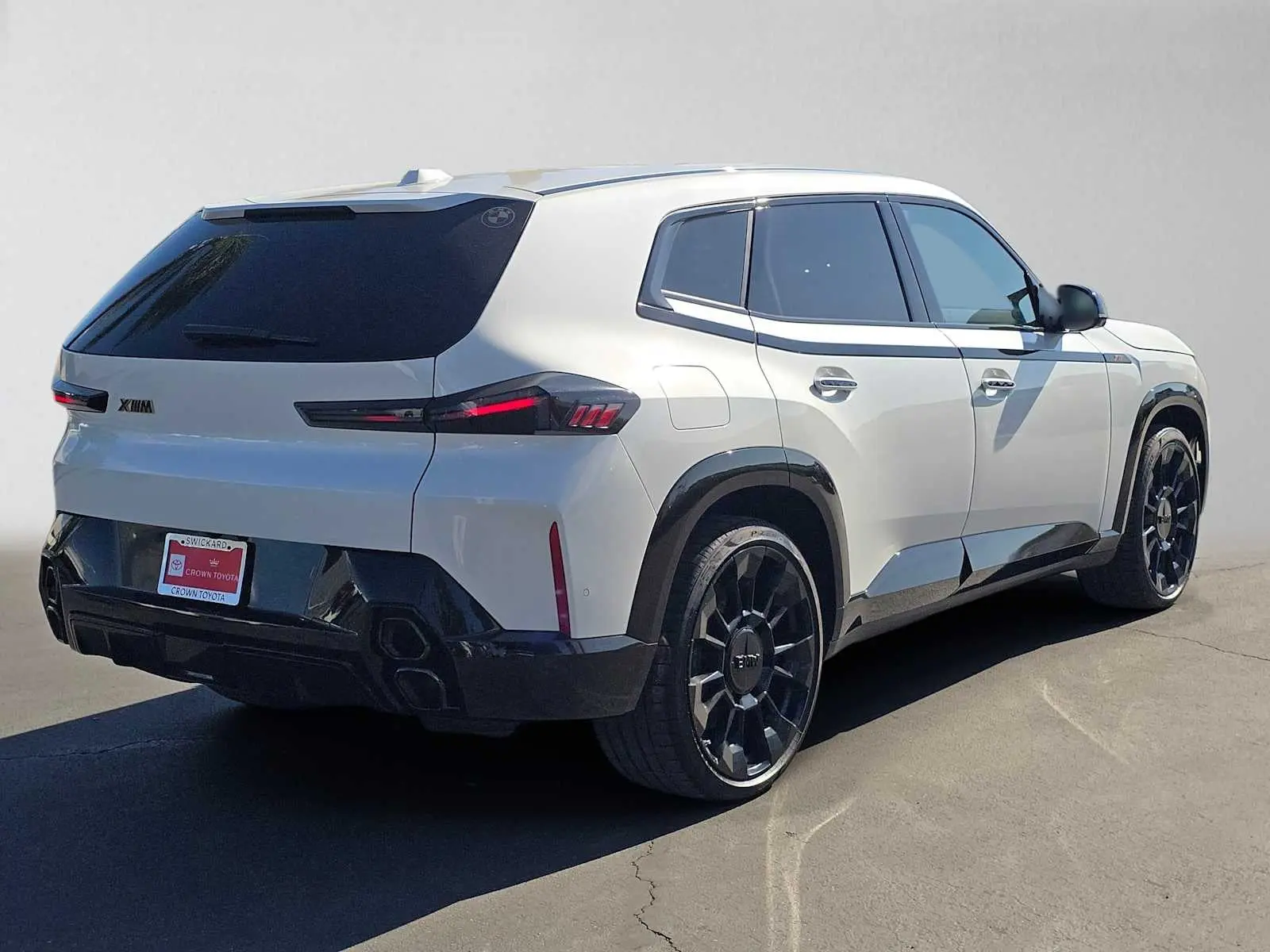 2025 BMW XM Base photo 3