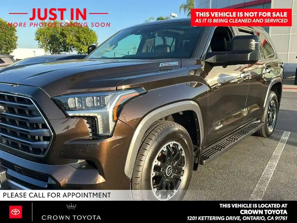 2023 Toyota Sequoia Limited 4WD i-FORCE MAX Hybrid's photo