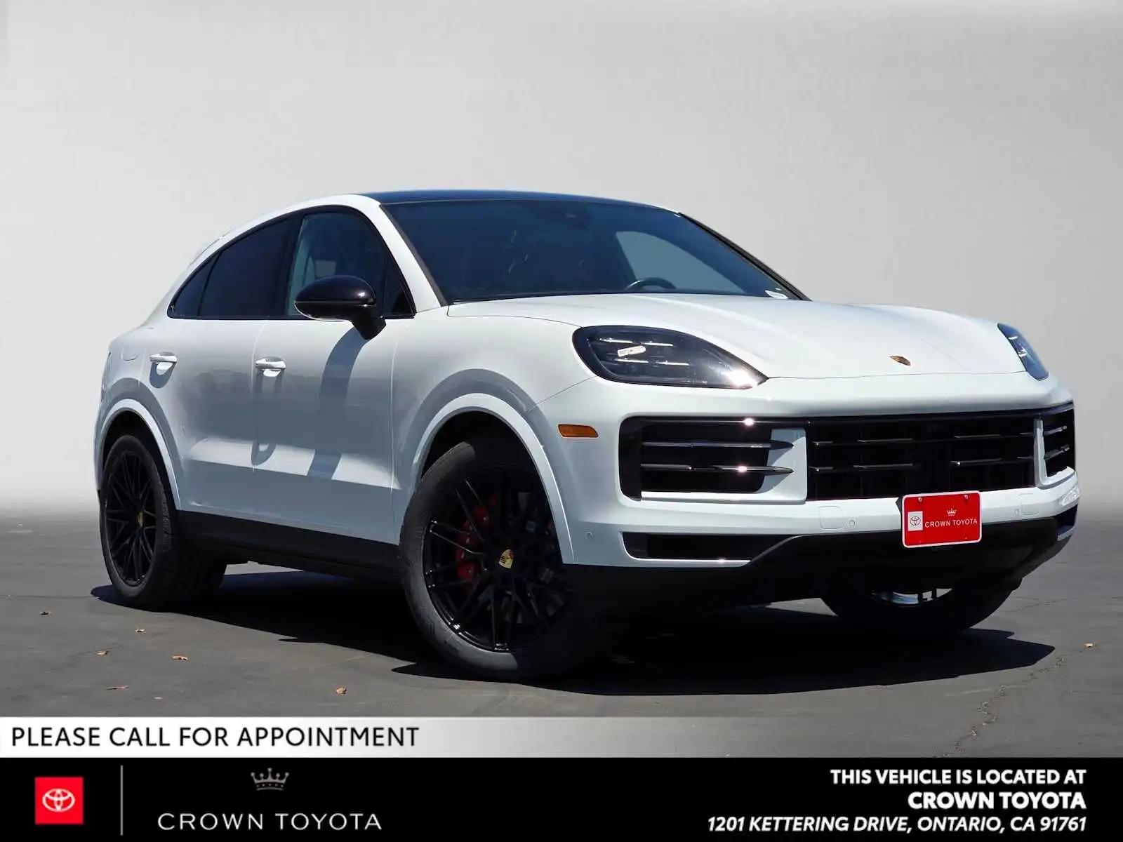 2024 Porsche Cayenne S's photo