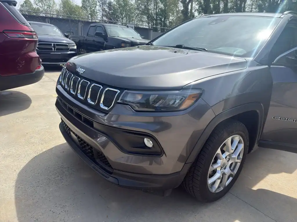 2022 Jeep Compass Latitude Lux 4X4's photo