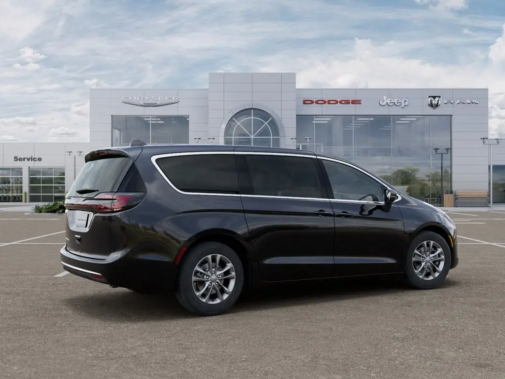 2027 Chrysler Pacifica Select photo 4