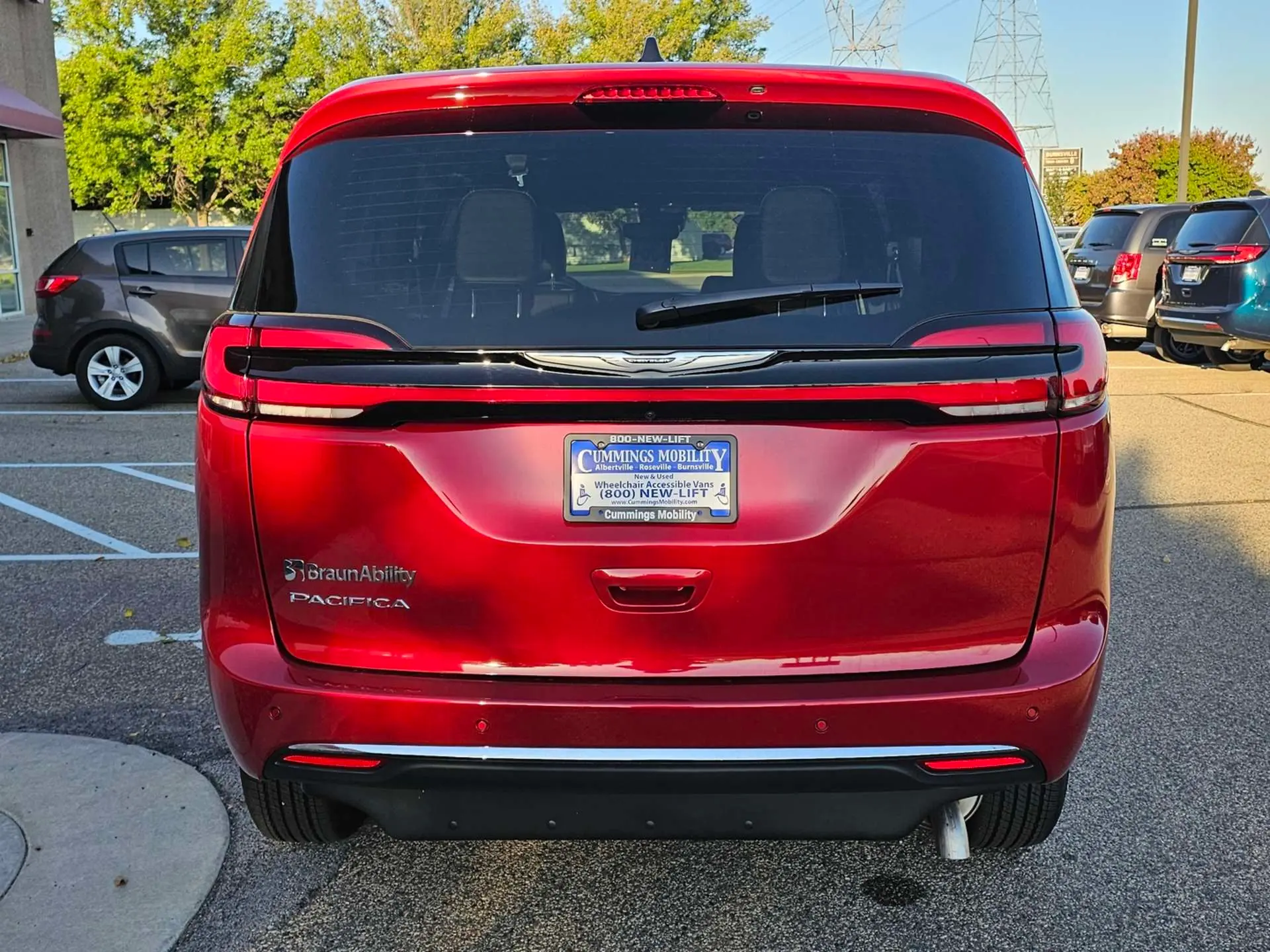 2025 Chrysler Pacifica Select photo 5