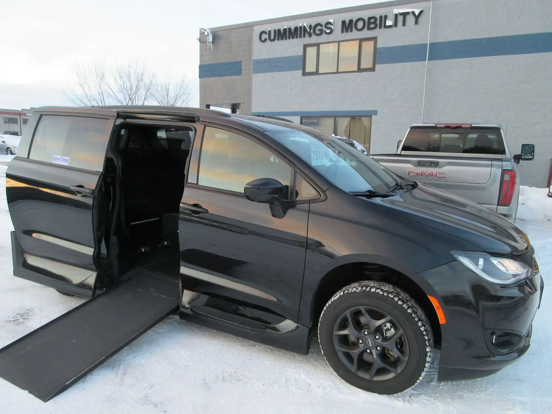 2020 Chrysler Pacifica Touring L Plus's photo