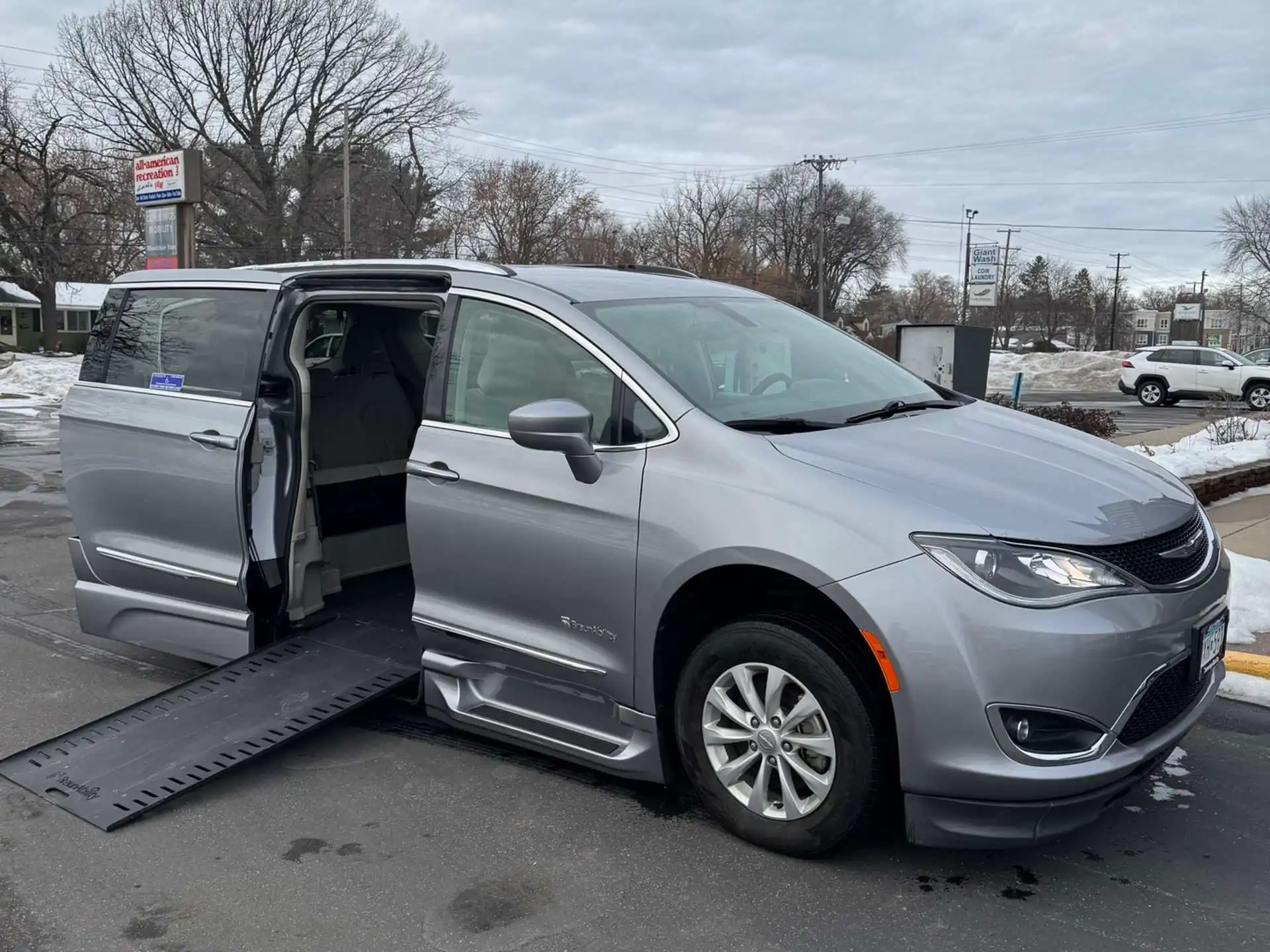 2018 Chrysler Pacifica Touring L Plus's photo