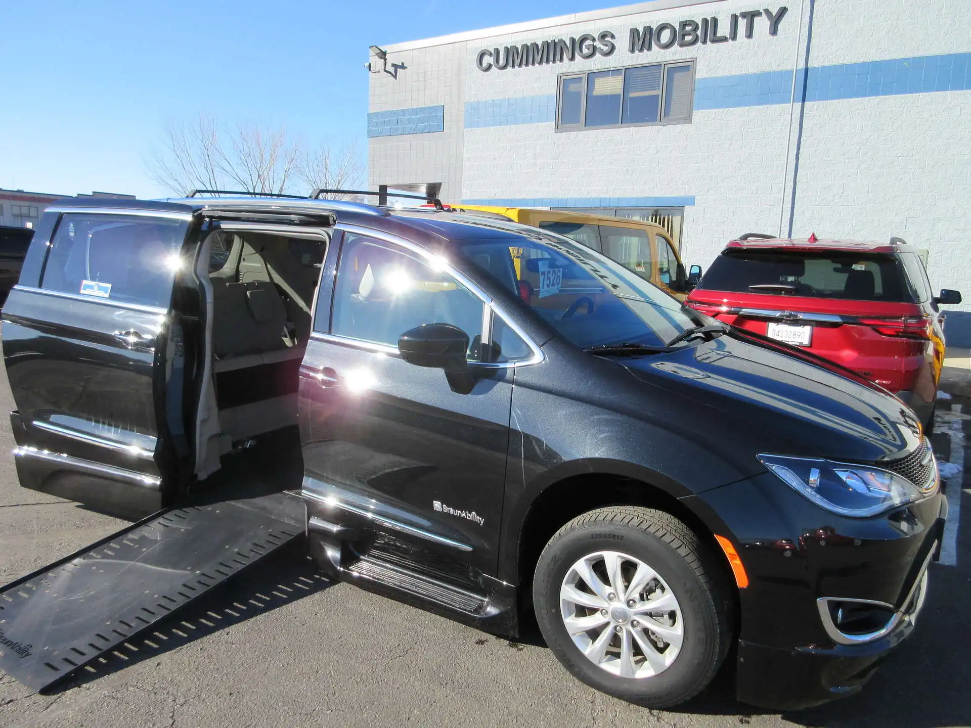 2018 Chrysler Pacifica Touring L's photo