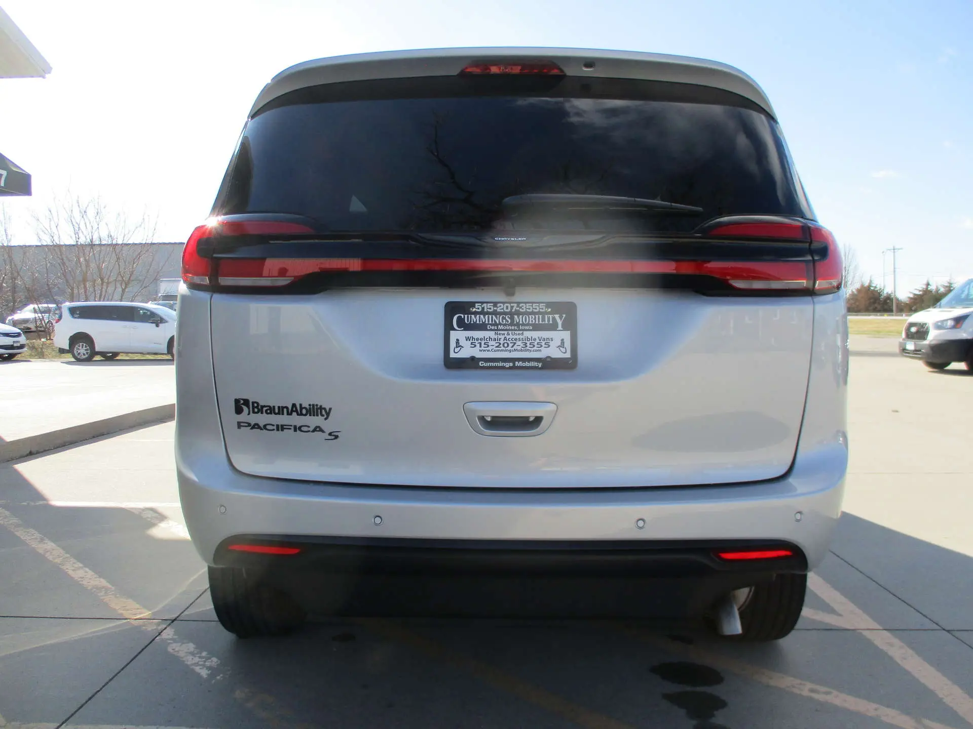 2026 Chrysler Pacifica Select photo 5