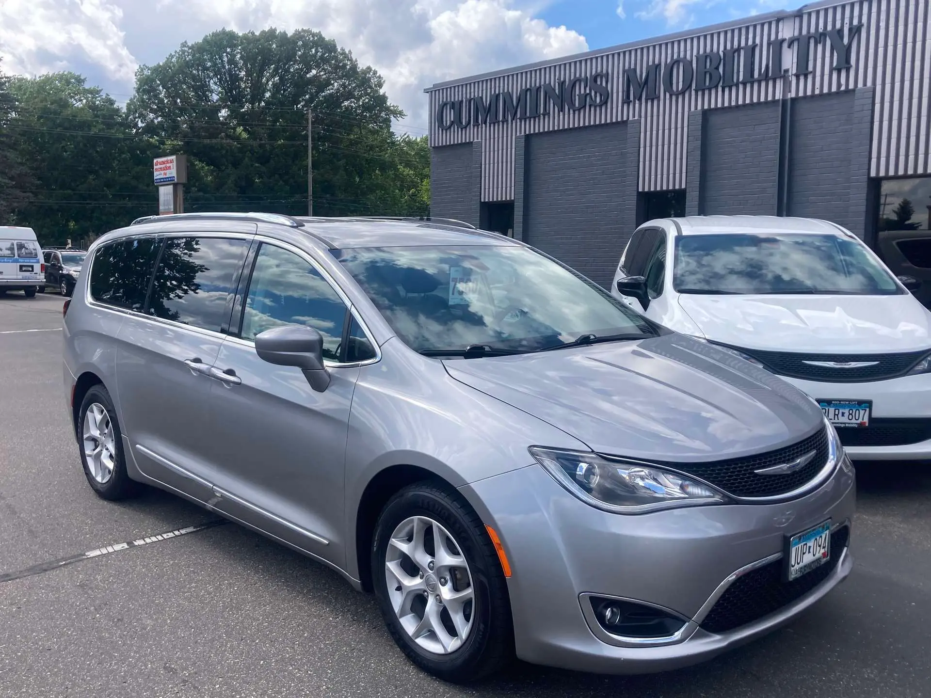 2017 Chrysler Pacifica Touring L Plus photo 4