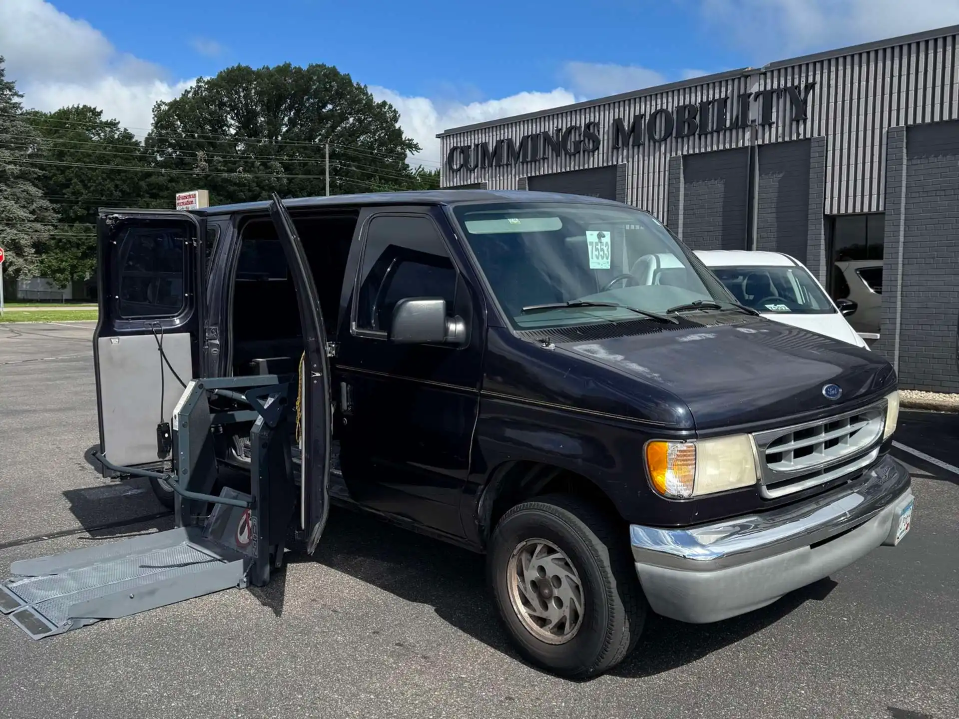 1999 Ford E-Series E-150 VAN's photo