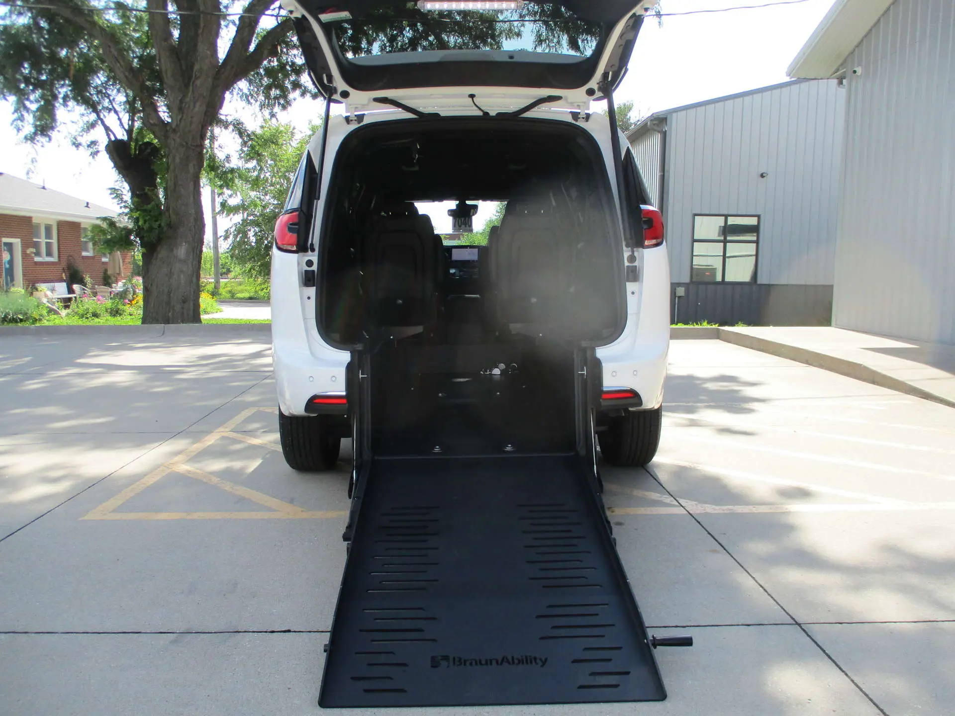 2026 Chrysler Pacifica Select photo 5