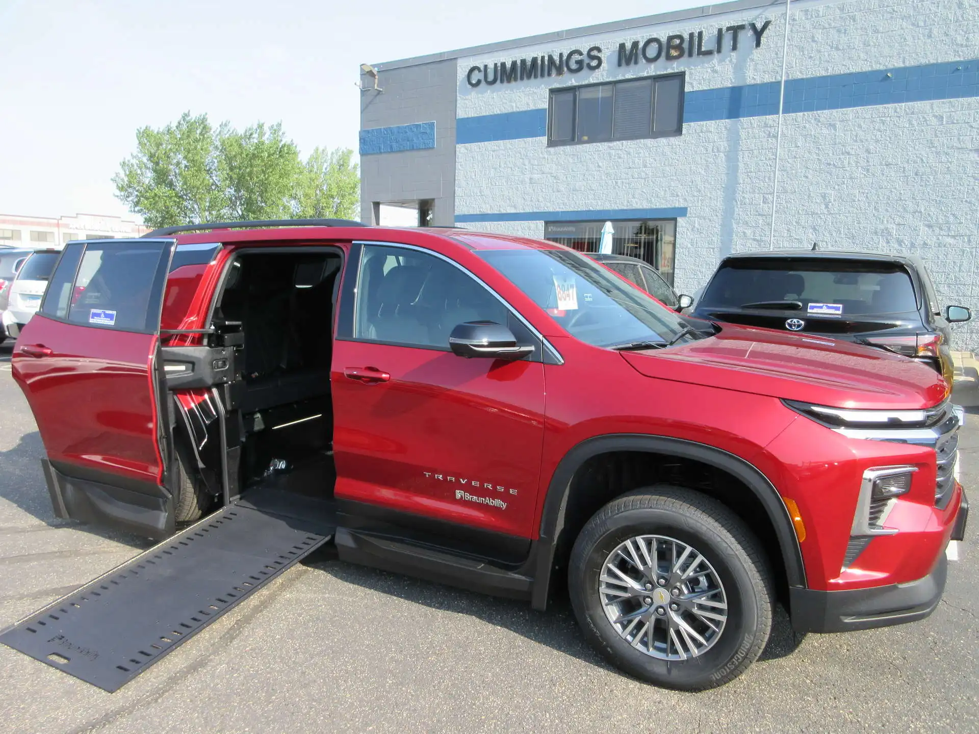 2026 Chevrolet Traverse FWD LT's photo