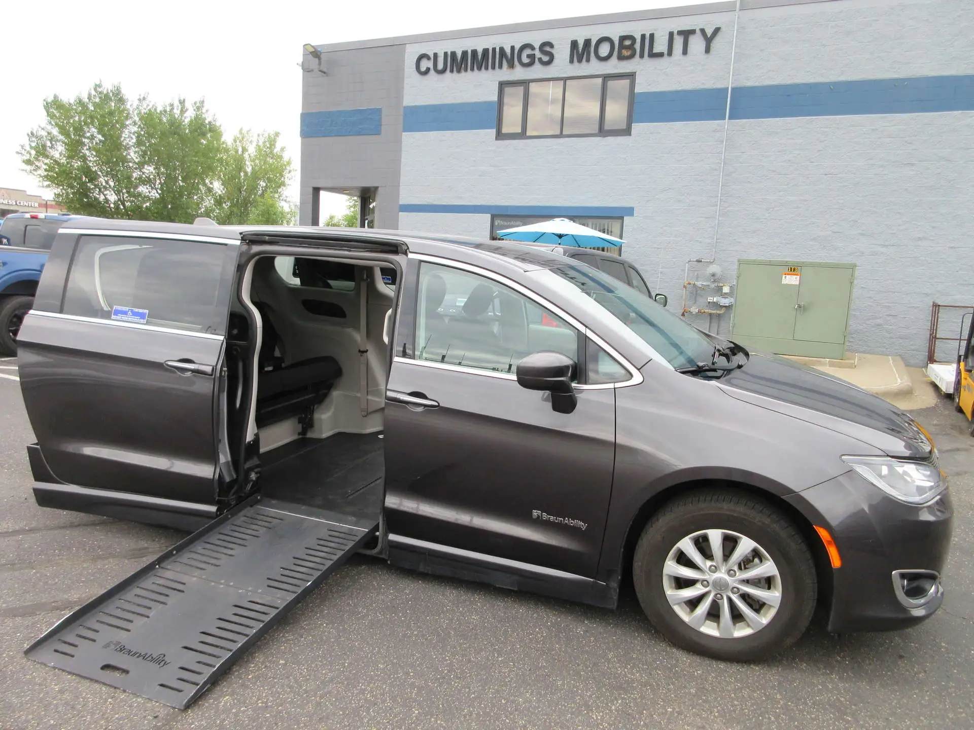 2019 Chrysler Pacifica Touring Plus photo 1