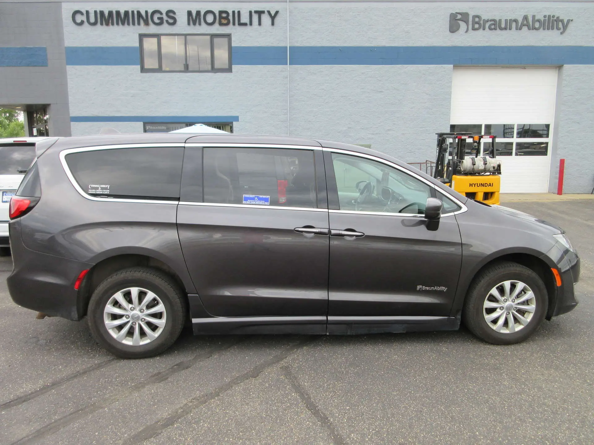 2019 Chrysler Pacifica Touring Plus photo 4