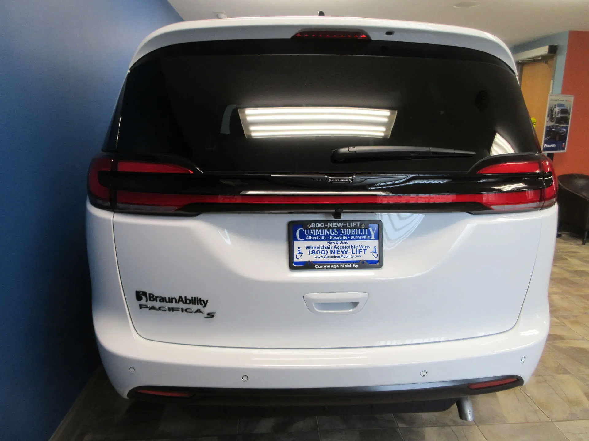 2026 Chrysler Pacifica Select photo 5
