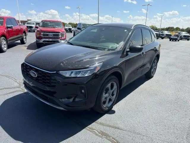 2025 Ford Escape 2.0 ST-Line Select AWD's photo