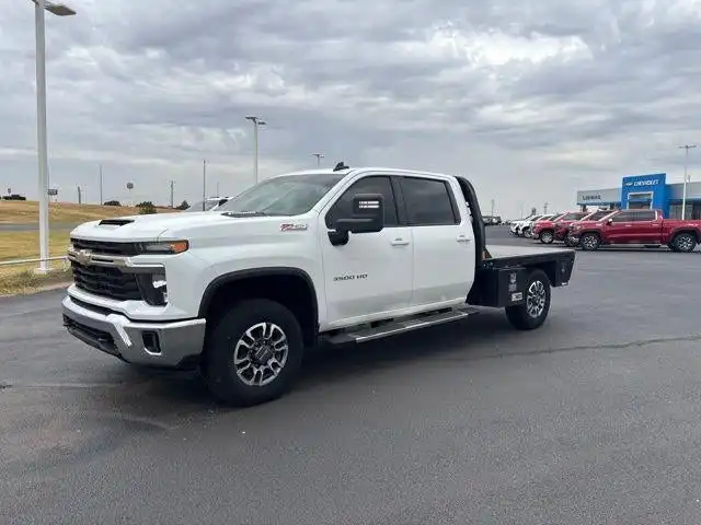 2024 Chevrolet Silverado HD LT 4WD Crew Cab Long Box SRW's photo