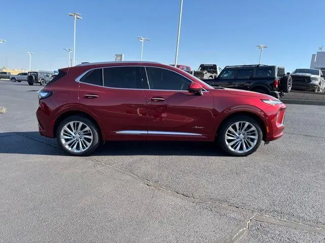 2024 Buick Envision Avenir AWD photo 4