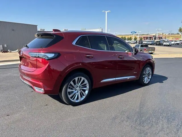 2024 Buick Envision Avenir AWD photo 5