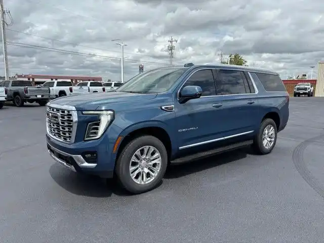 2026 GMC Yukon Denali AWD's photo