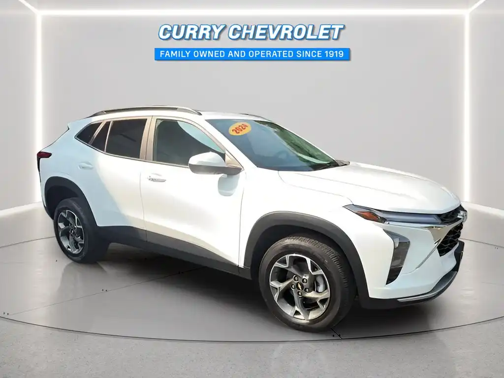 2024 Chevrolet Trax LT's photo